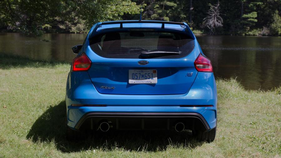  Ford Focus RS 2016 года  (US) (фото 15 из 51)